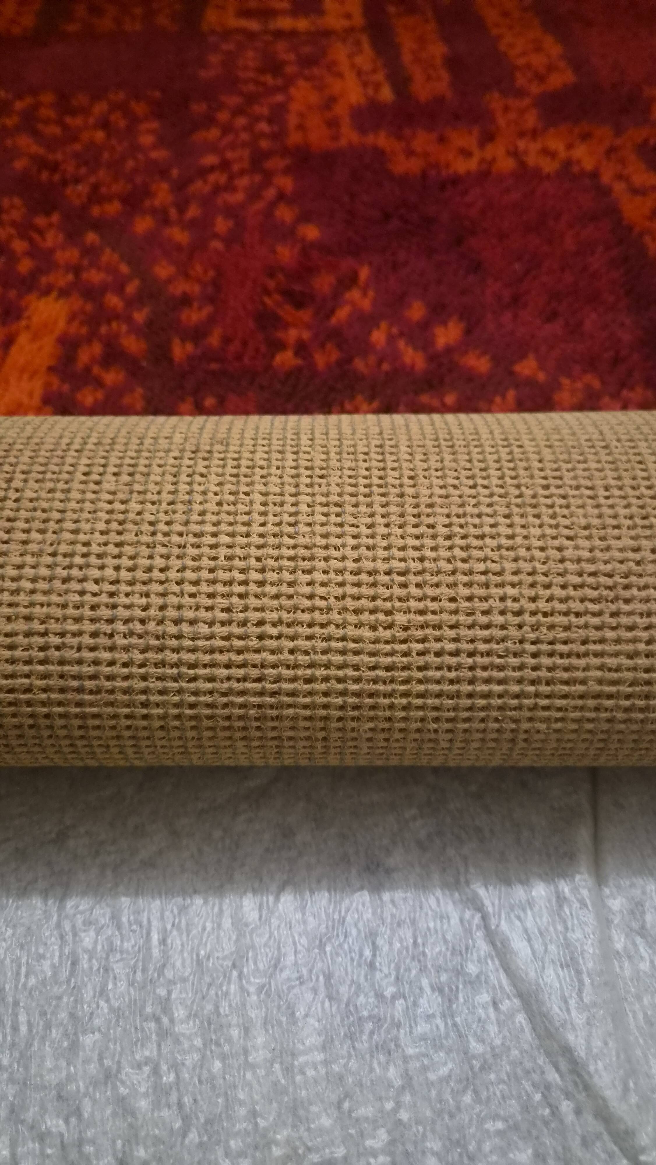 Large vintage rug from France, 1970s – 100% pure wool – 200 × 300.