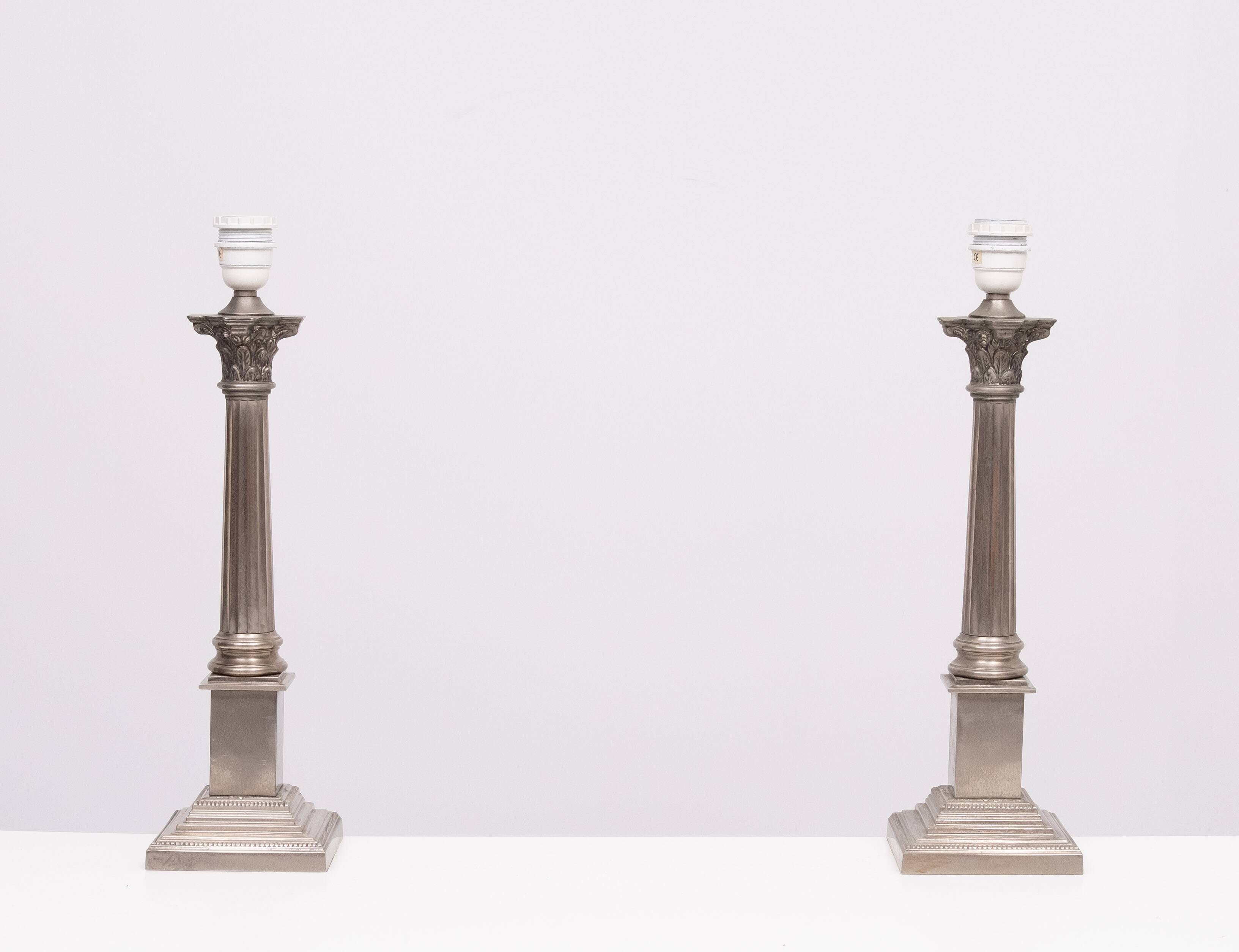 Paire de lampes de table en nickel Colum de Laura Ashley