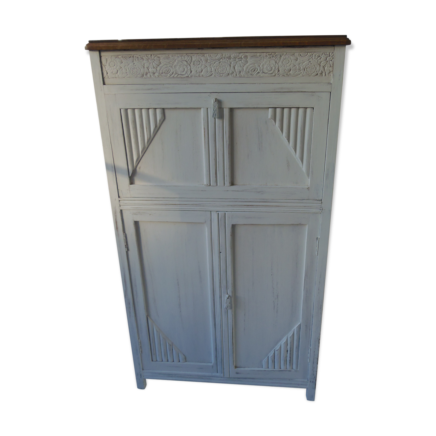 Furniture hifi Art deco Pearl gray patina powder, plateau oak. Furniture vintage revisited in air time for a refined, elegant atmosphere.