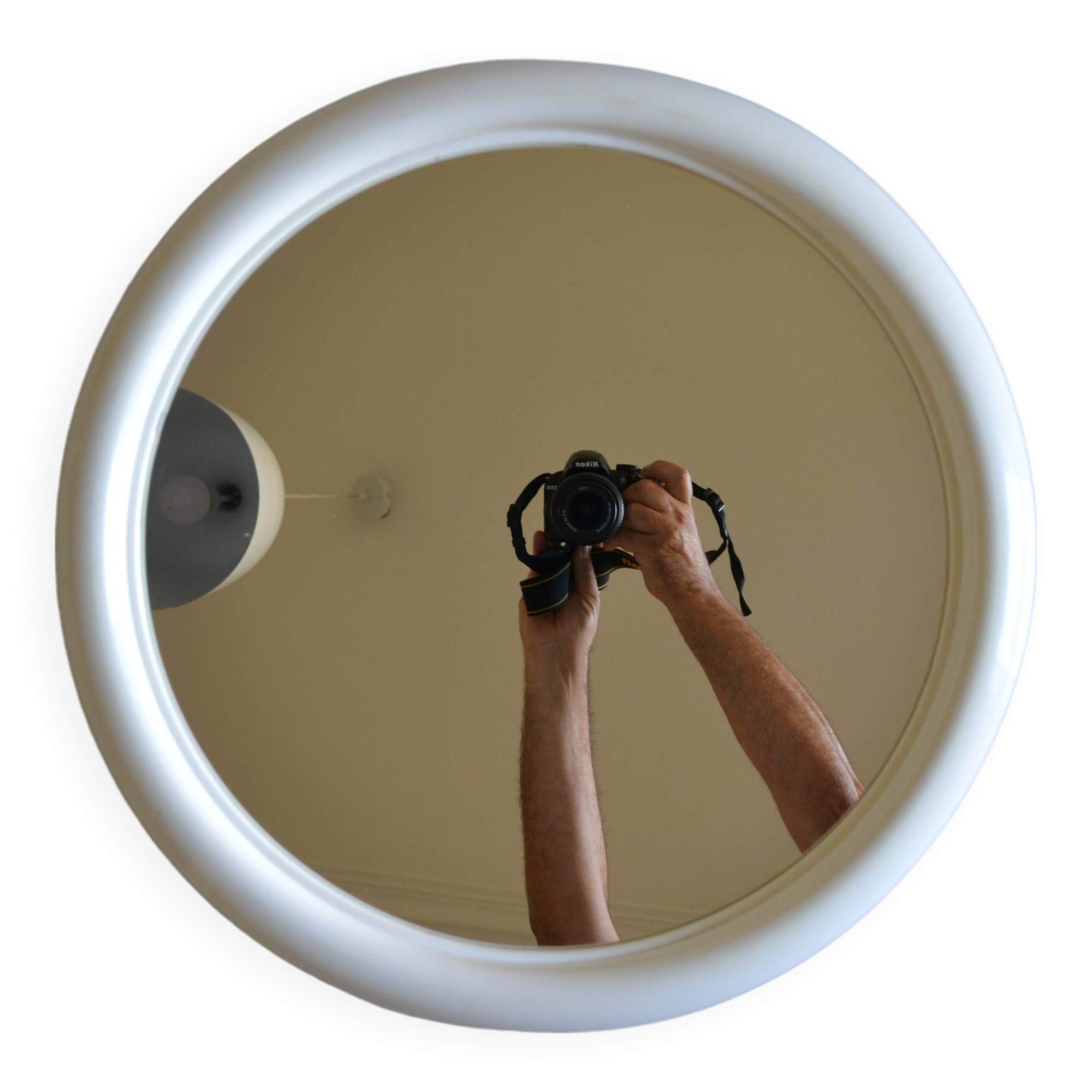 Round white plastic mirror 1970s 1970s France