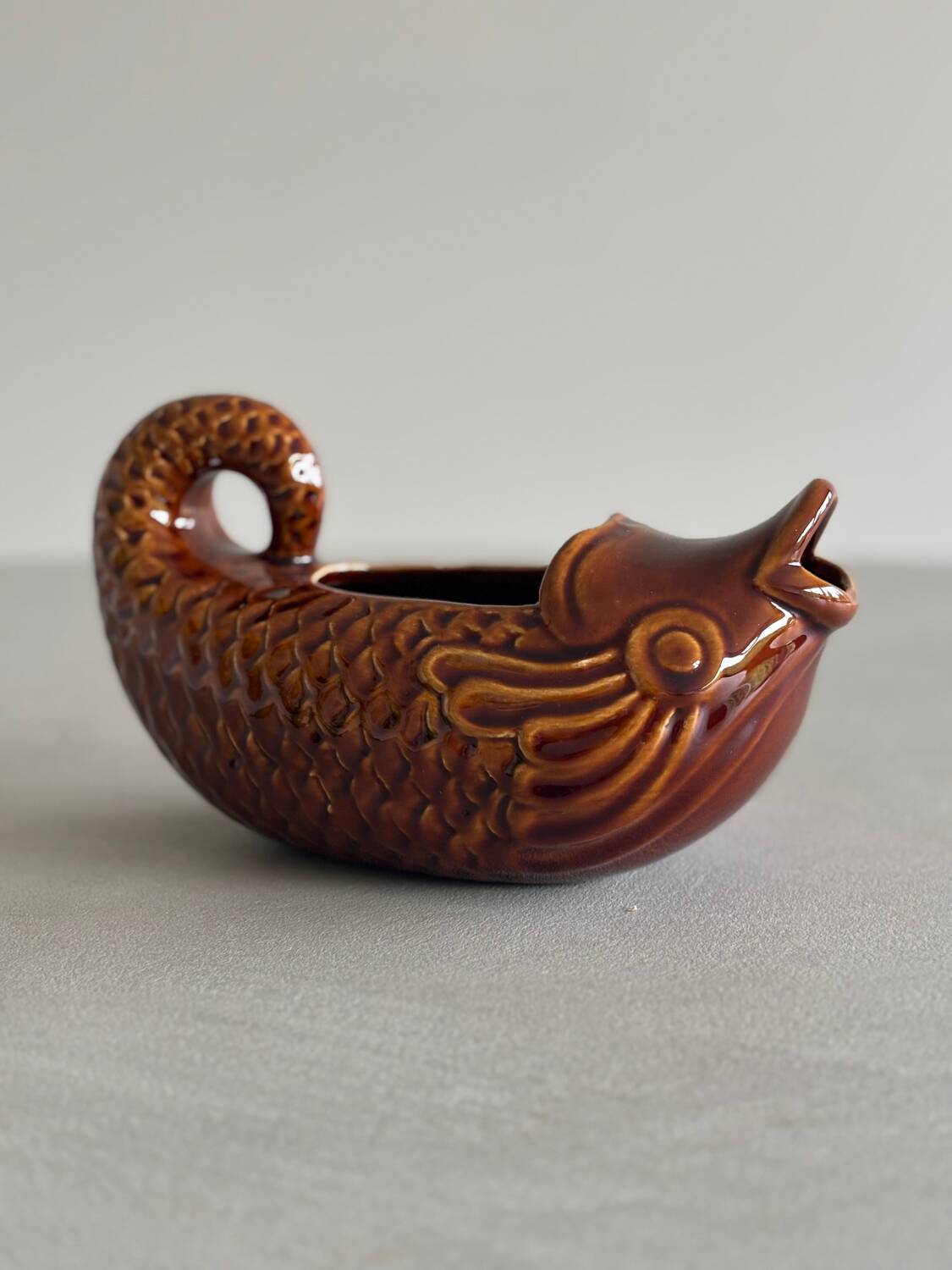 Fish-shaped ceramic sauceboat