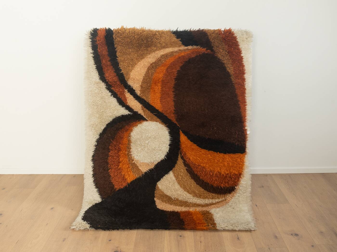 Space Age rug from the 1970s, high pile, beige with orange and brown pattern