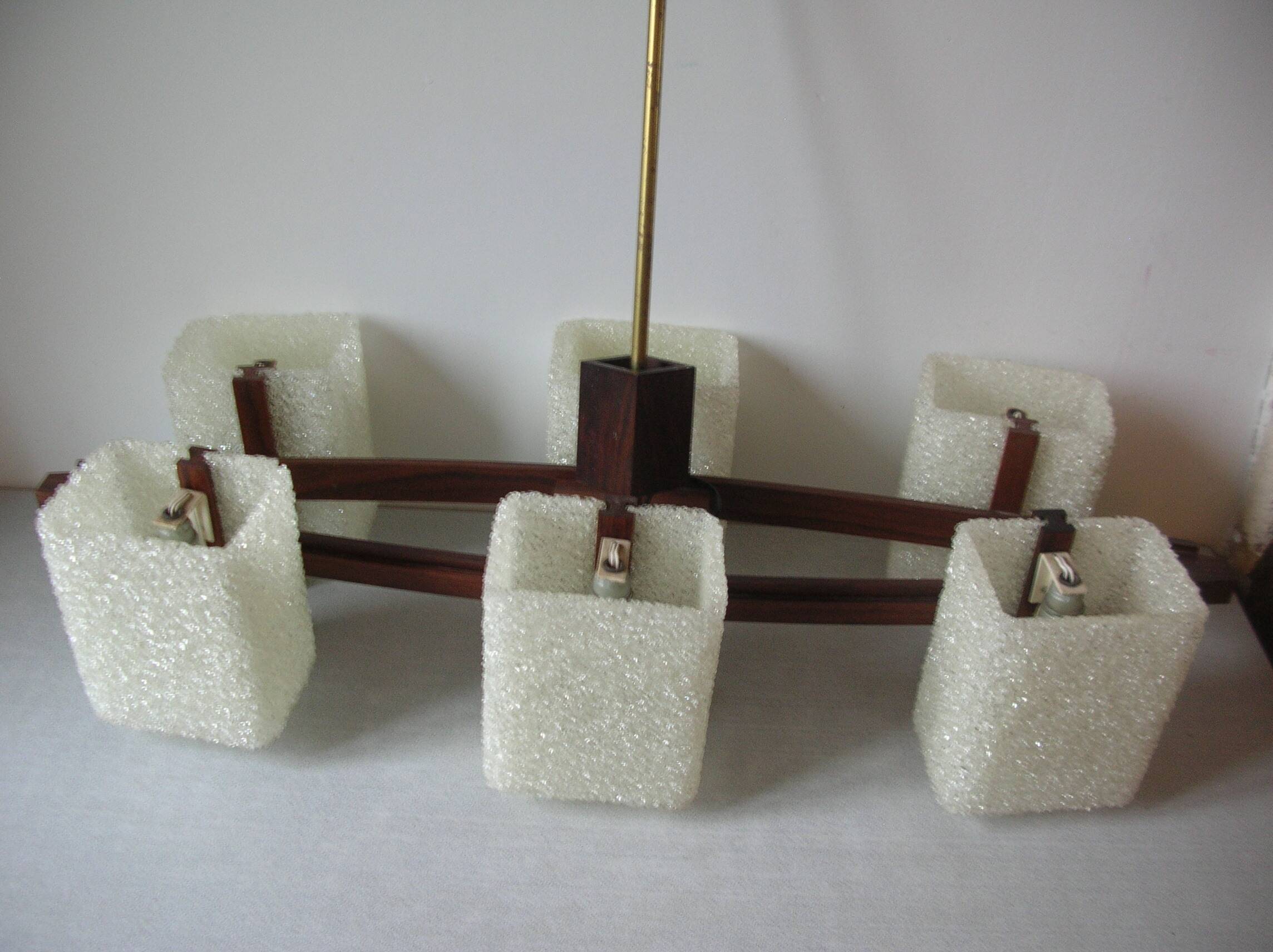 Lustre luminaire en teck perspex années 1960/70 suspension vintage scandinave