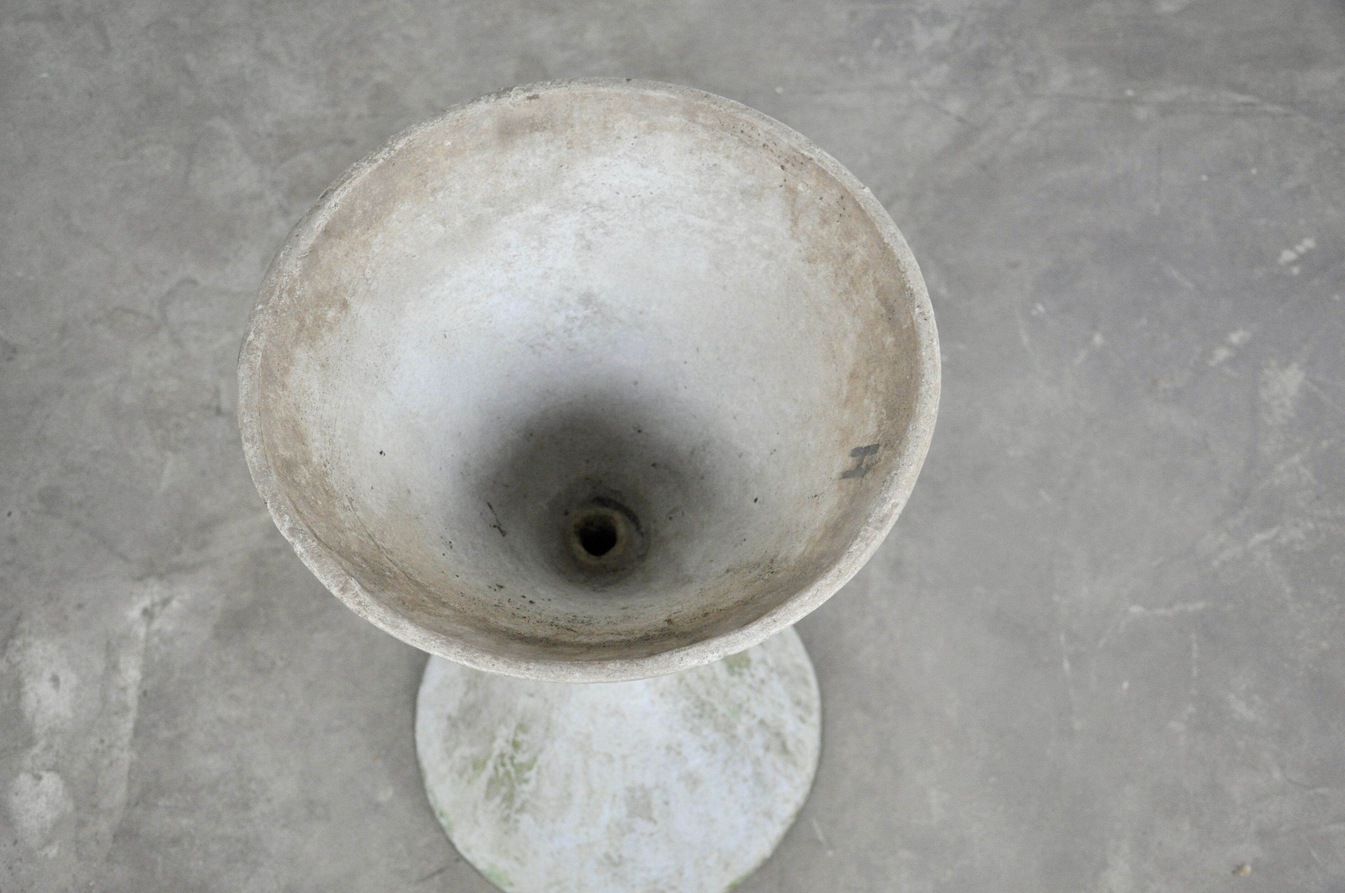 Vasque diabolo design Anton Bee assisté de Willy Guhl 1970