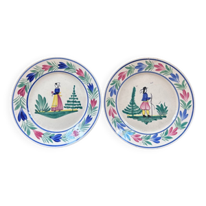 Paire d’assiettes signées - quimper