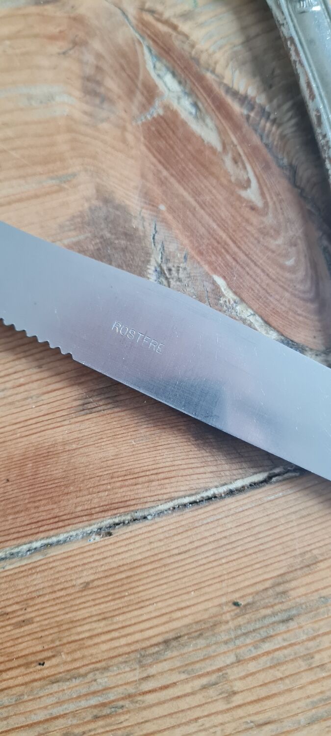 Service de 6 couteaux en inox