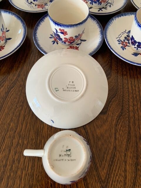 Gien earthenware coffee cups, Marius model.