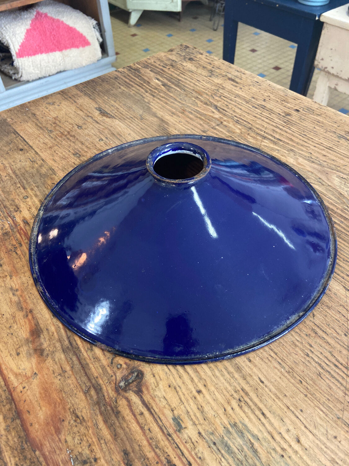 Suspension in dark blue enamelled sheet 30 cm