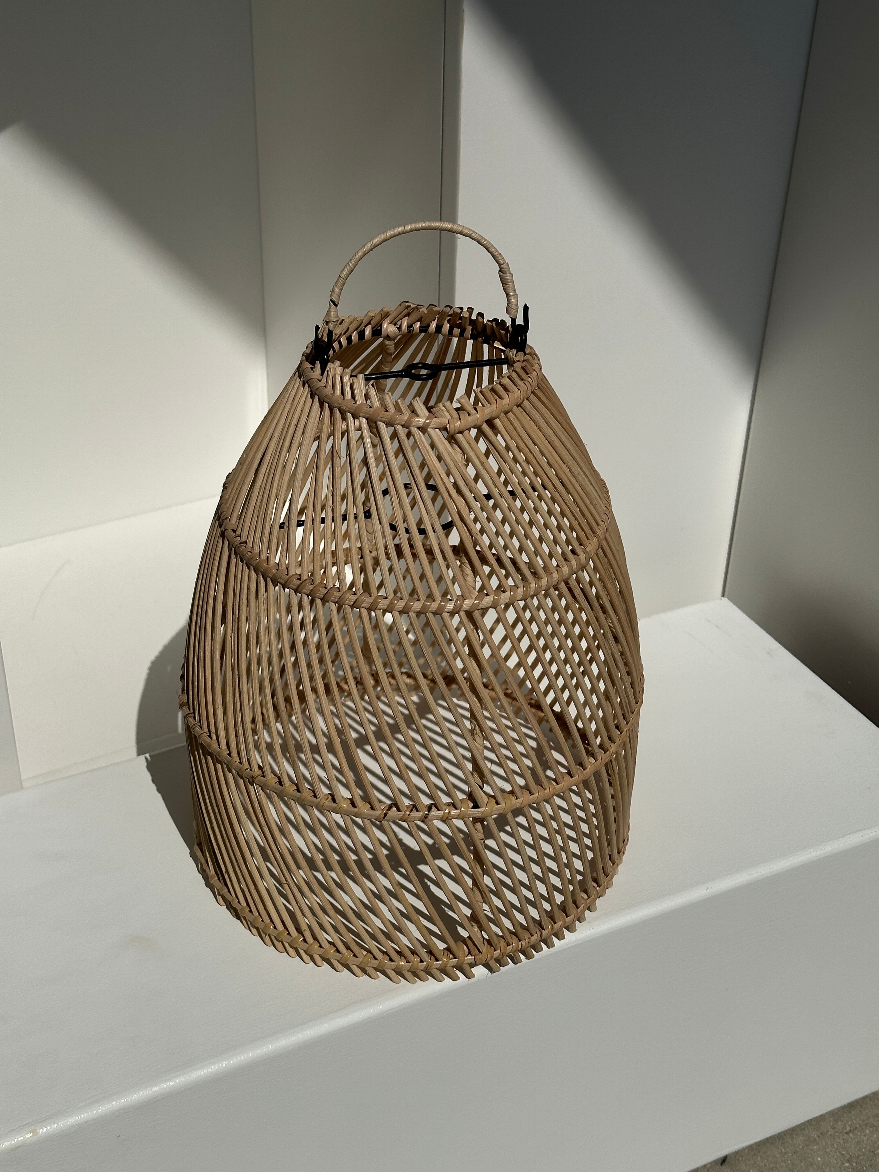 Suspension en rotin en forme de cloche d25 h28