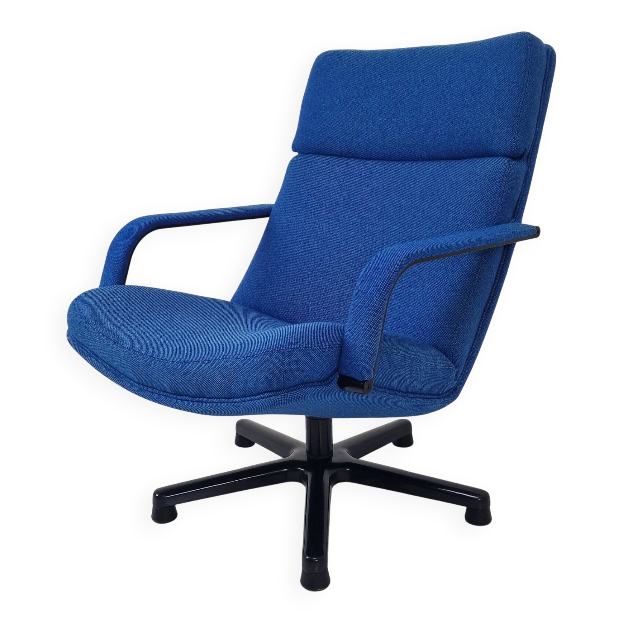 Artifort F141 Lounge Chair by Geoffrey Harcourt Design 1972 (2000s Product)