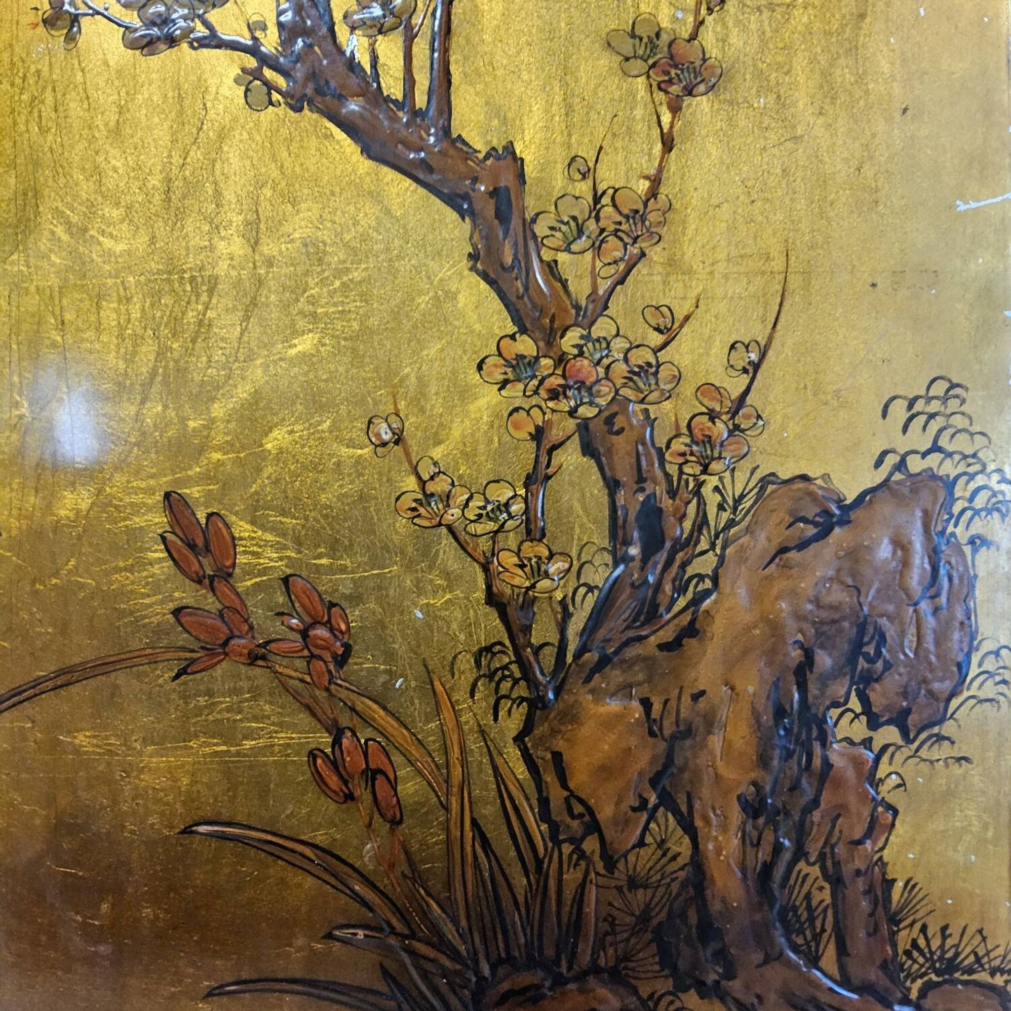 Vintage Chinese cabinet with gold leaf, flowers and birds / oriental