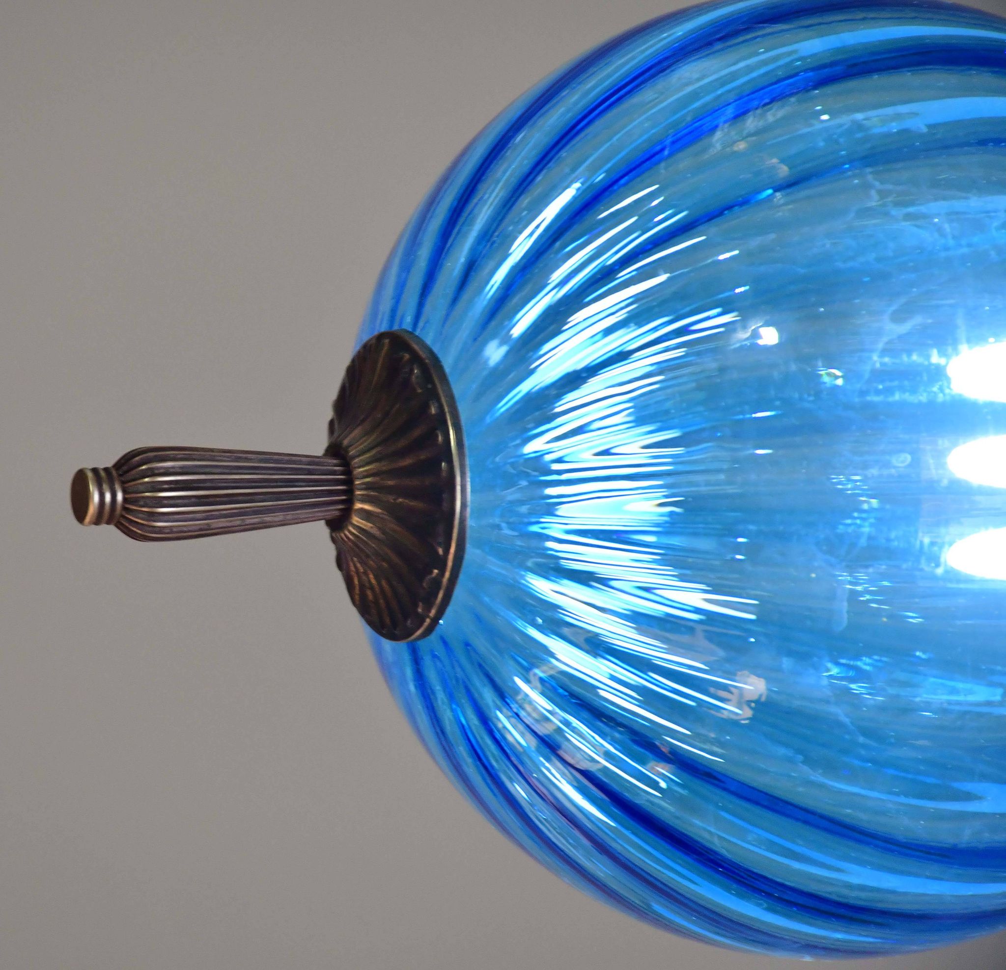 Charmante suspension vintage en verre bleu de Murano, 1960