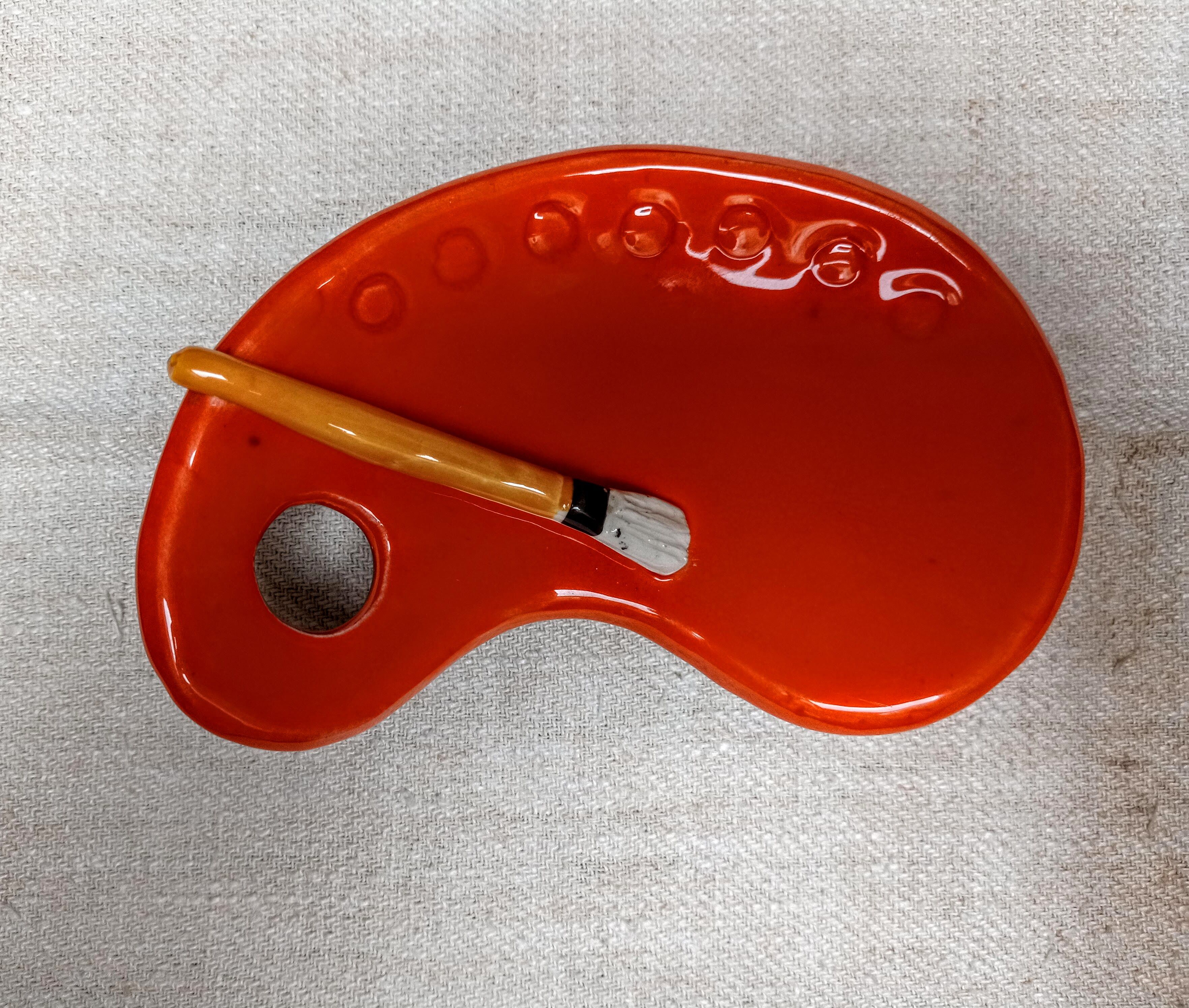 Empty pocket painter's pallet