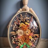 Curved glass flower frame