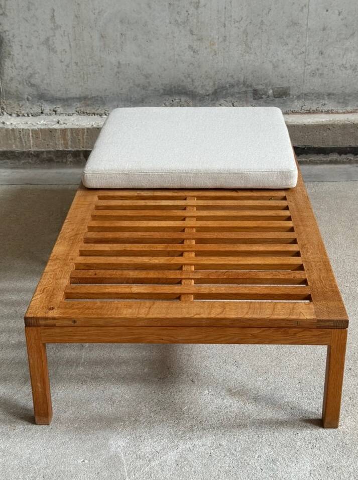 Early edition bench AT-18 by Hans J Wegner for Andreas Tuck