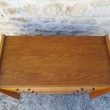 Convenient metal compass feet