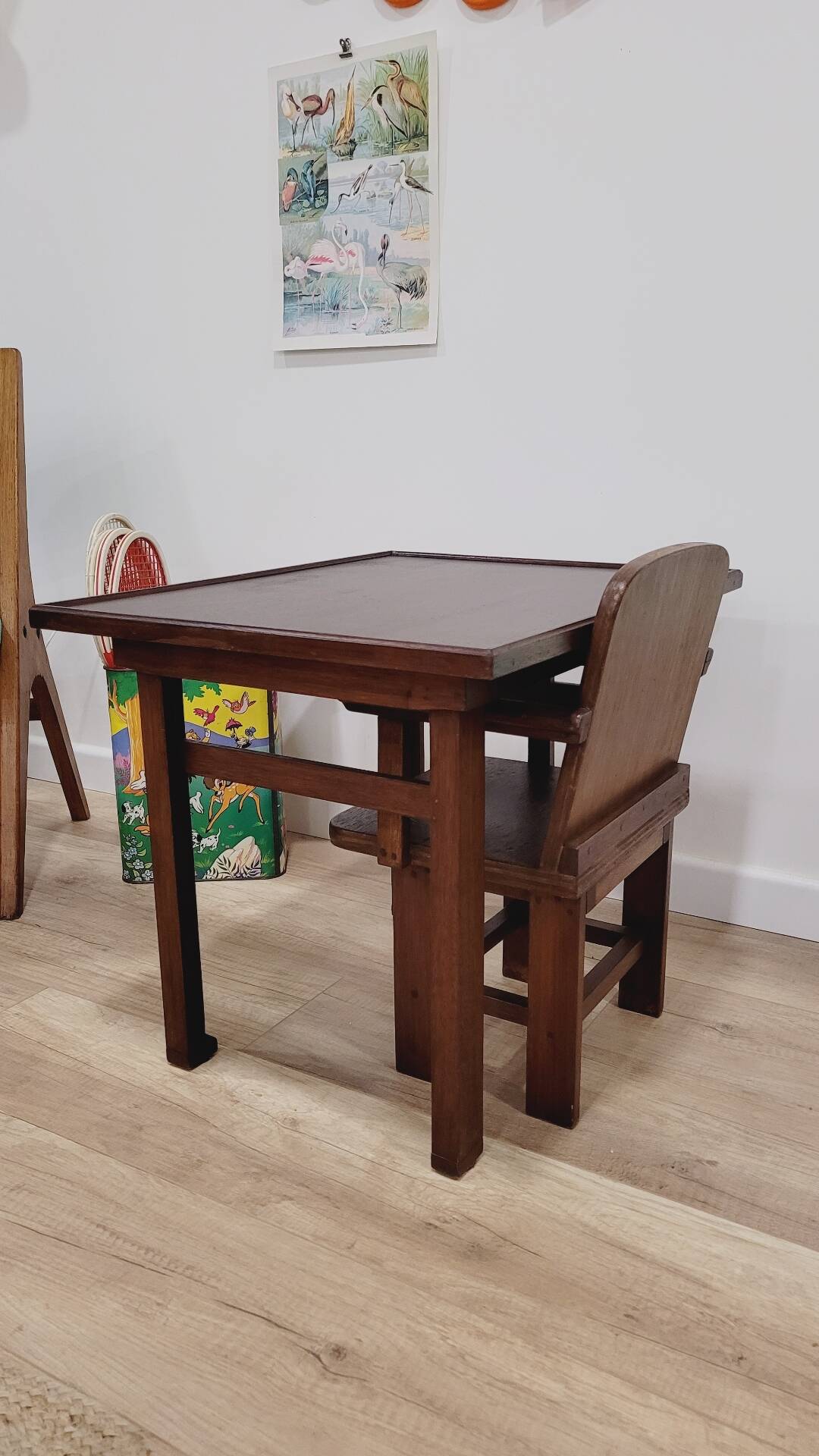 Child's desk