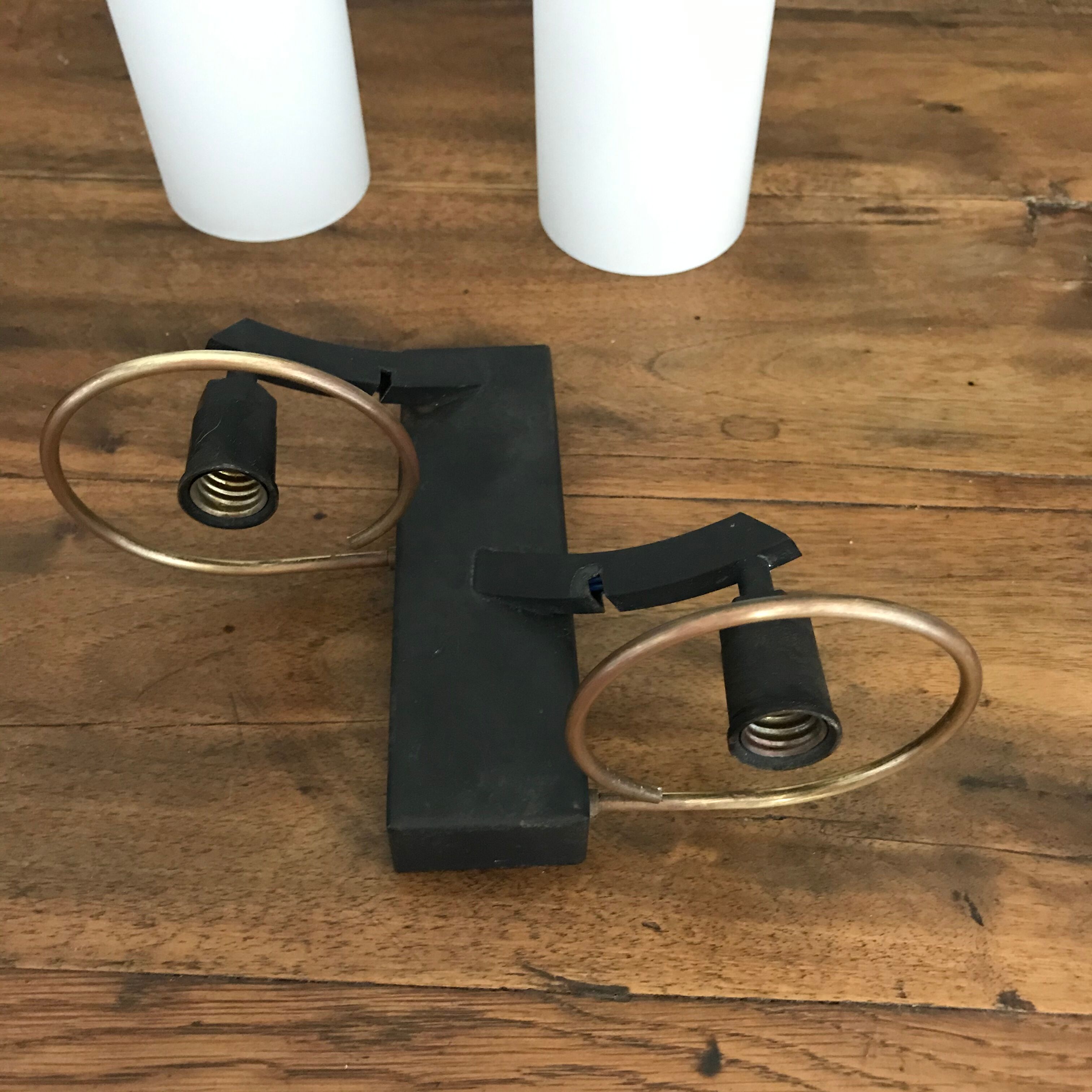 Double sconce in opaline