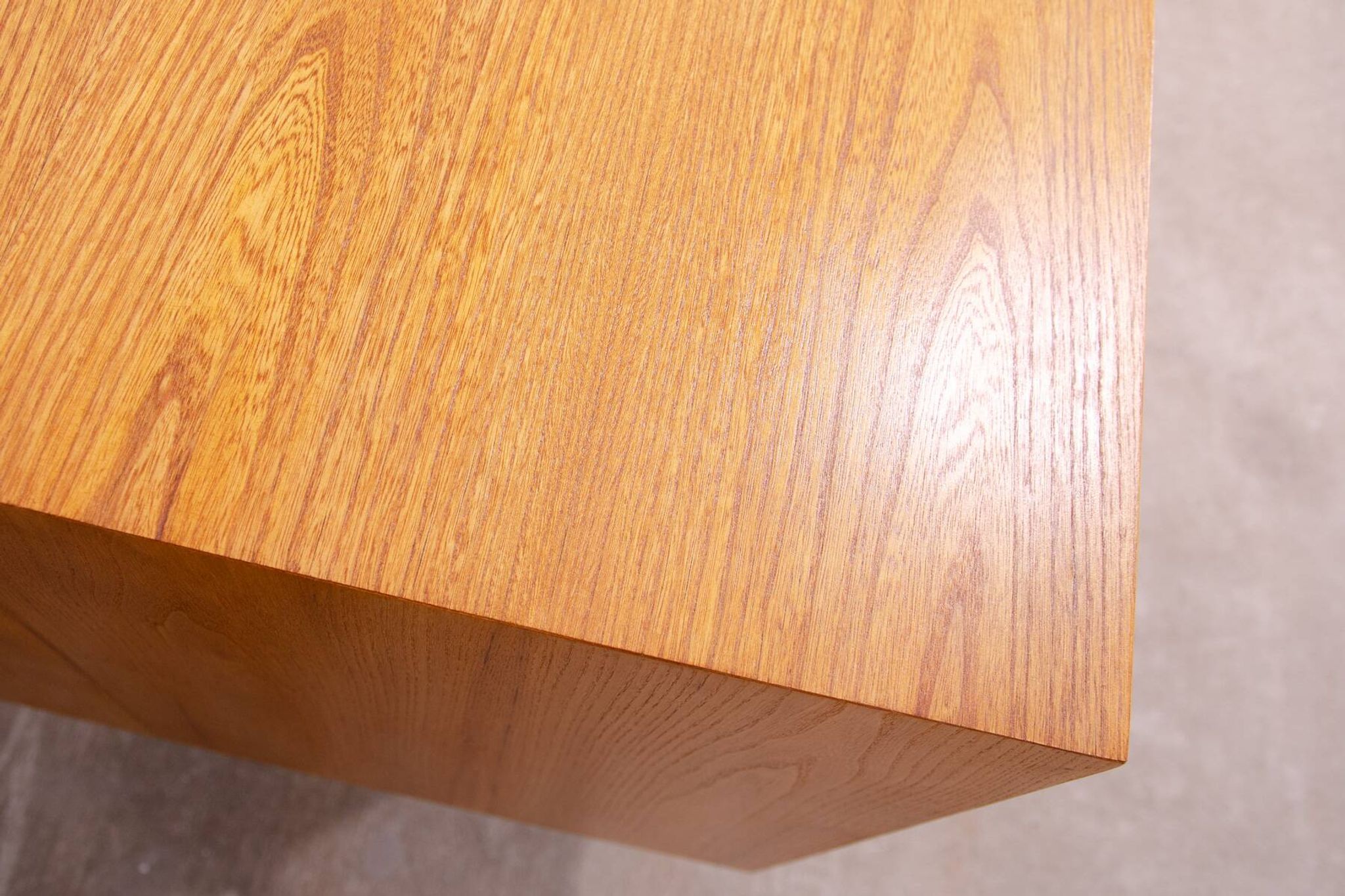 Buffet long de style scandinave double face entièrement restauré par Sedláček & Vyčítal, Tchécoslovaquie,