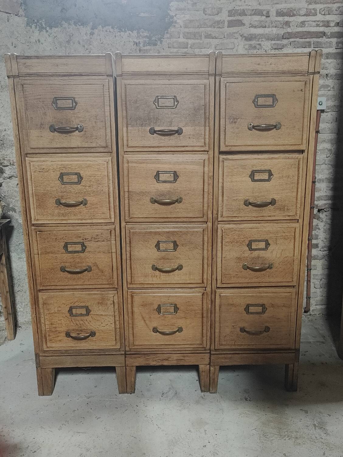 Ancien classeur a tiroirs en chene