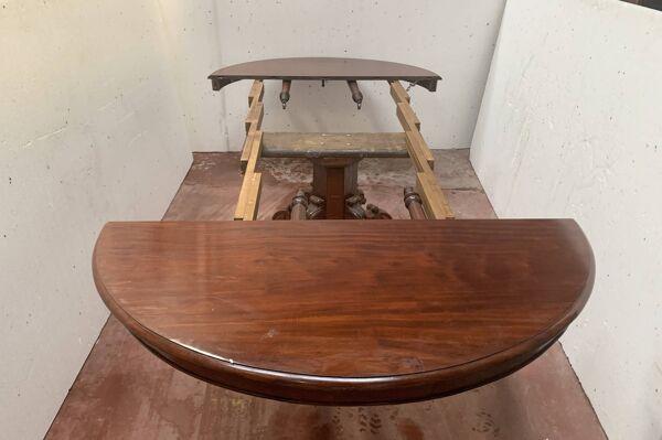 Table a pied central Napoléon III Acajou massif XIX siècle
