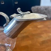 Carafe à vin en étain « L’Esprit et le Vin »