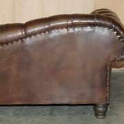 Vintage oversized Chesterfield canapé in hand-dyed leather.