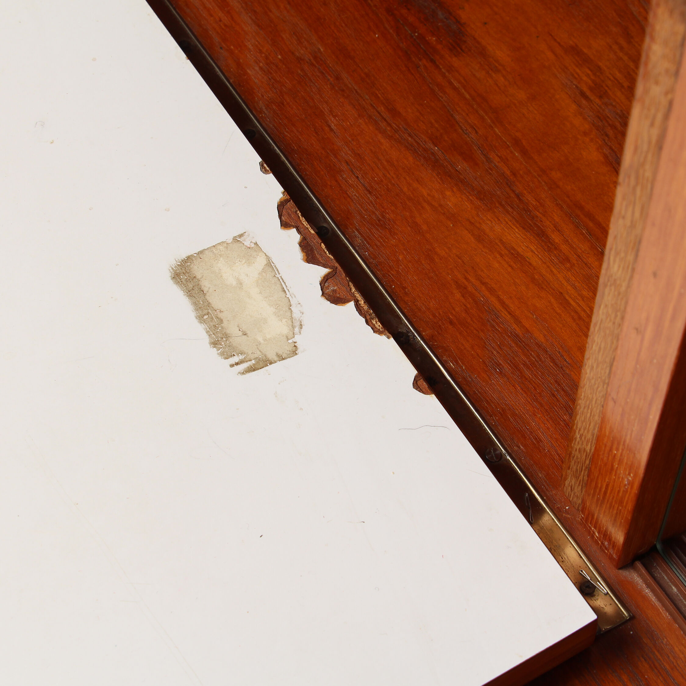 Scandinavian high row in teak