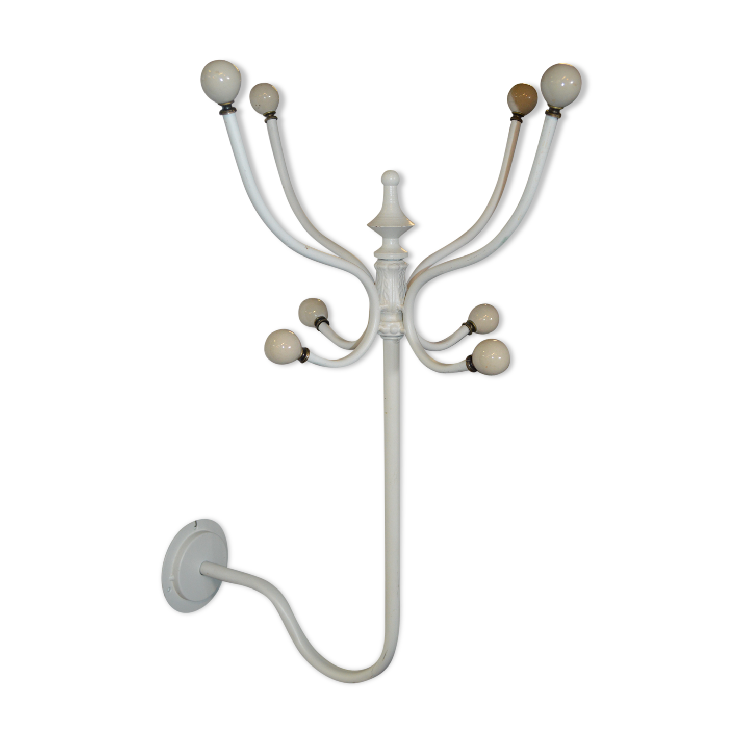 White patinated iron rotary coat holder