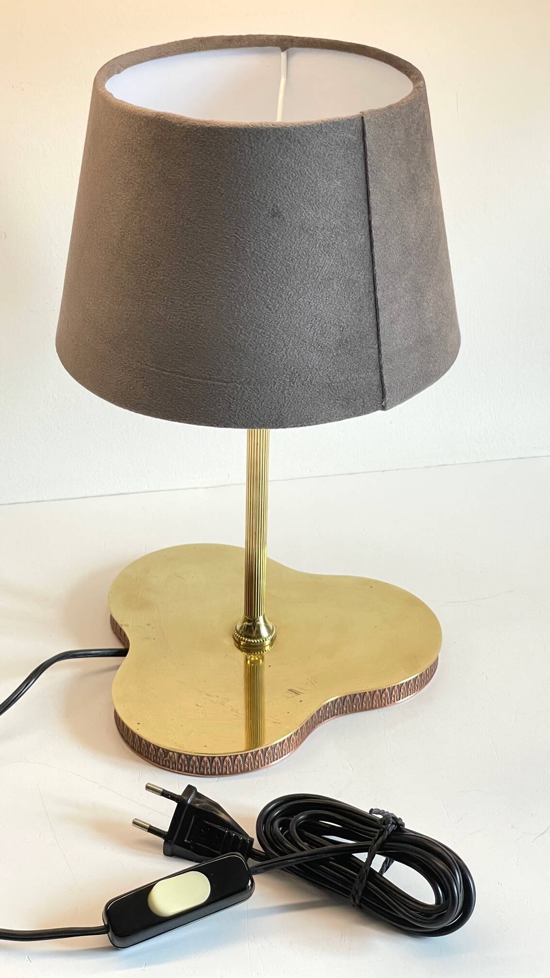 Solid brass vintage clover lamp