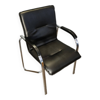 80s office chair with armrests