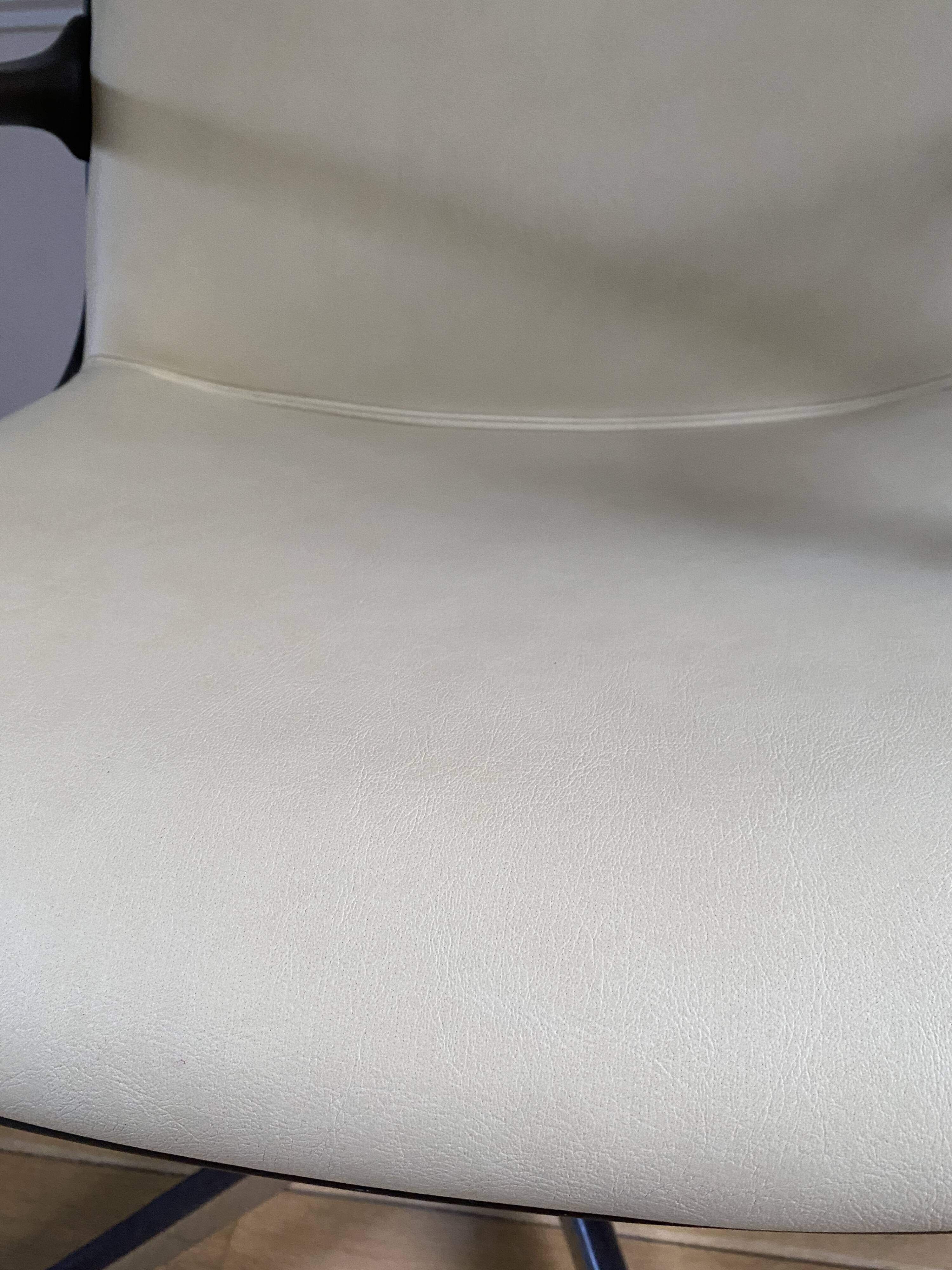 Vintage office chair "Executive chair" Edition Comforto, after CHARLES POLLOCK (1930-2013)