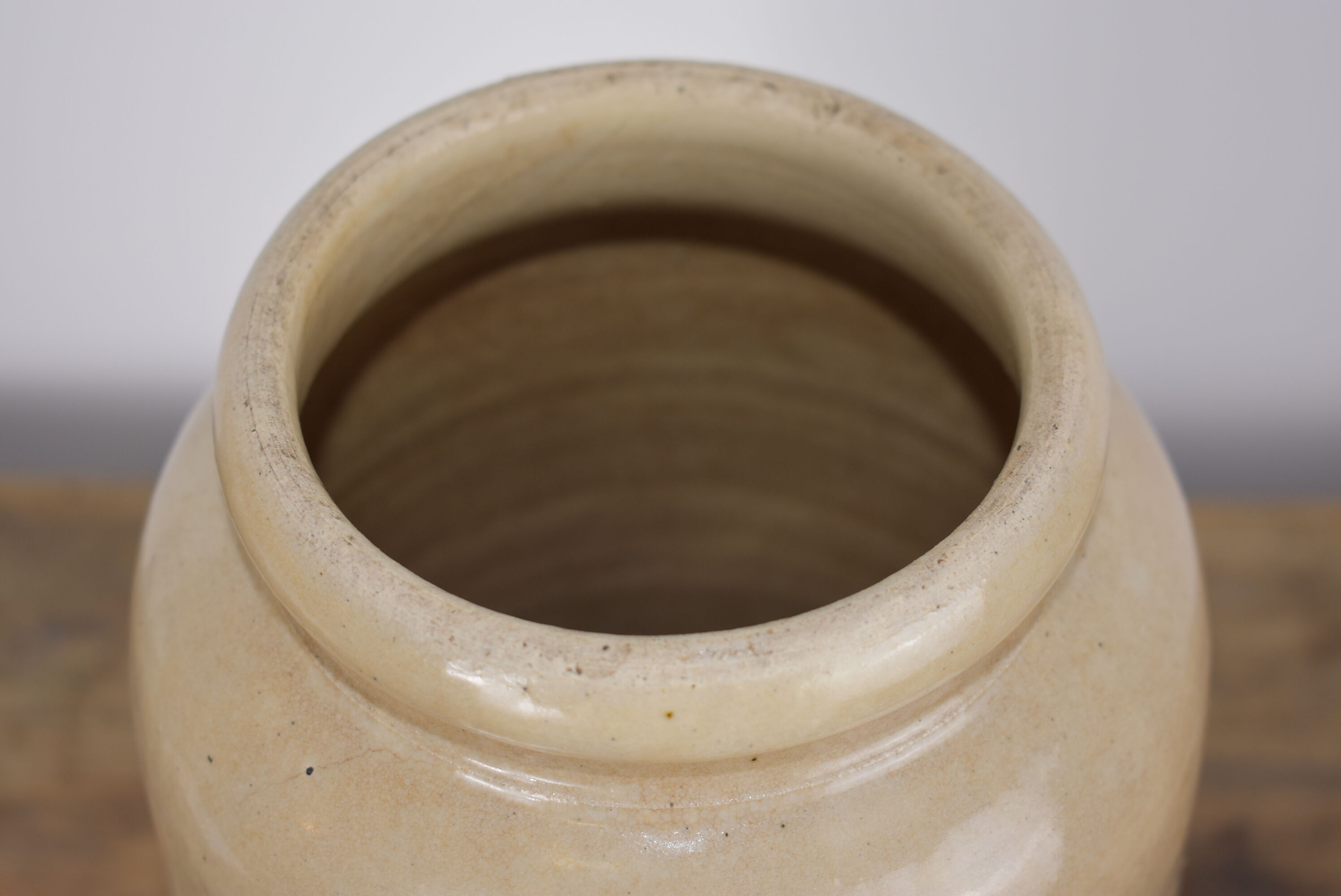white ceramic pot varnished Bridge des Vernes,Paul Langeron