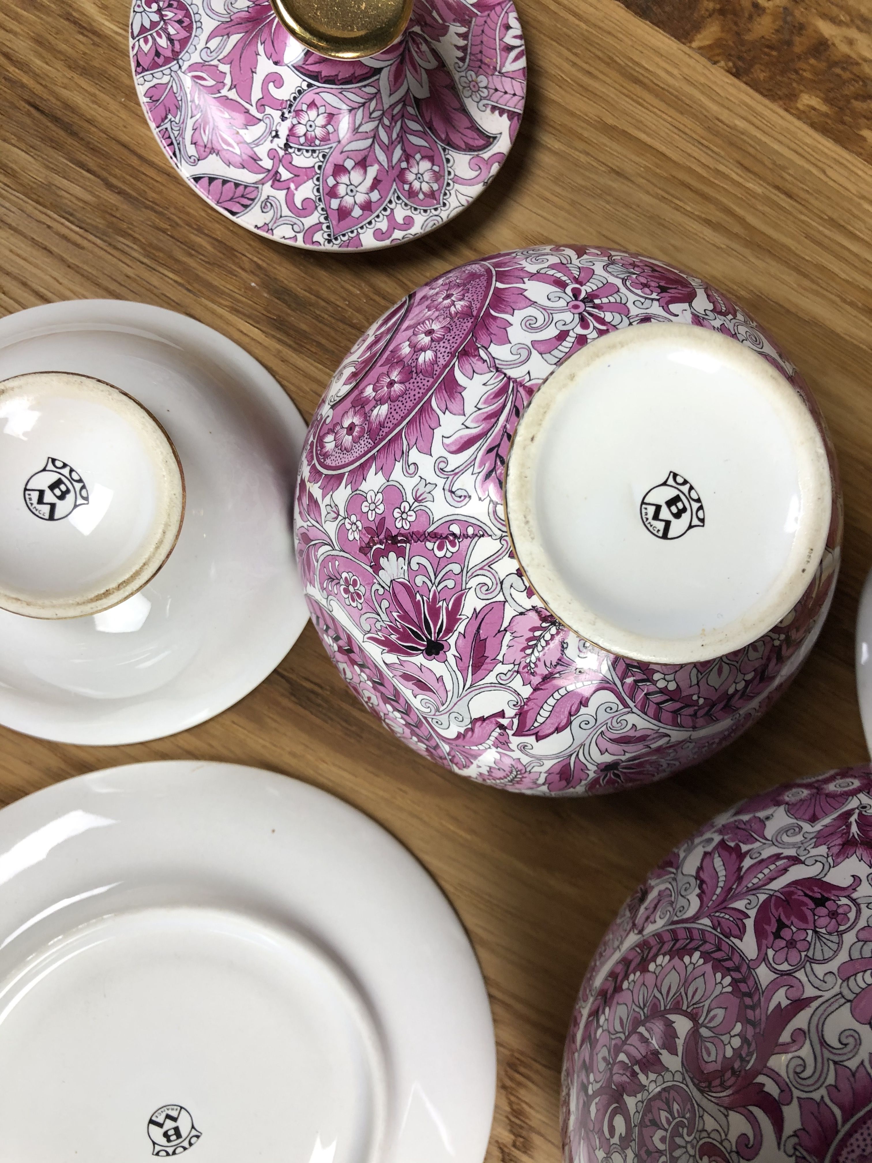 Porcelain coffee service multicolored and gilded cashmere designs signed BM France