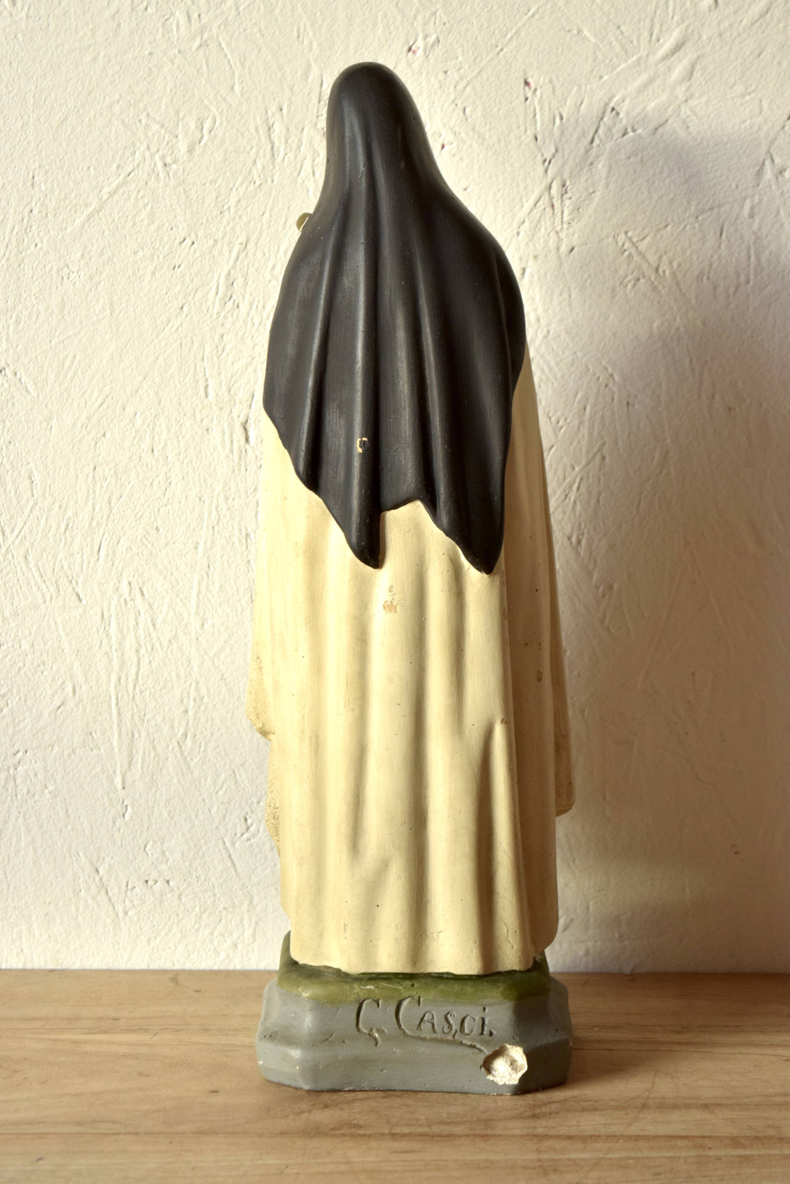 Statue of Saint Therese of Lisieux in plaster - signed Guido Casci - 43 cm
