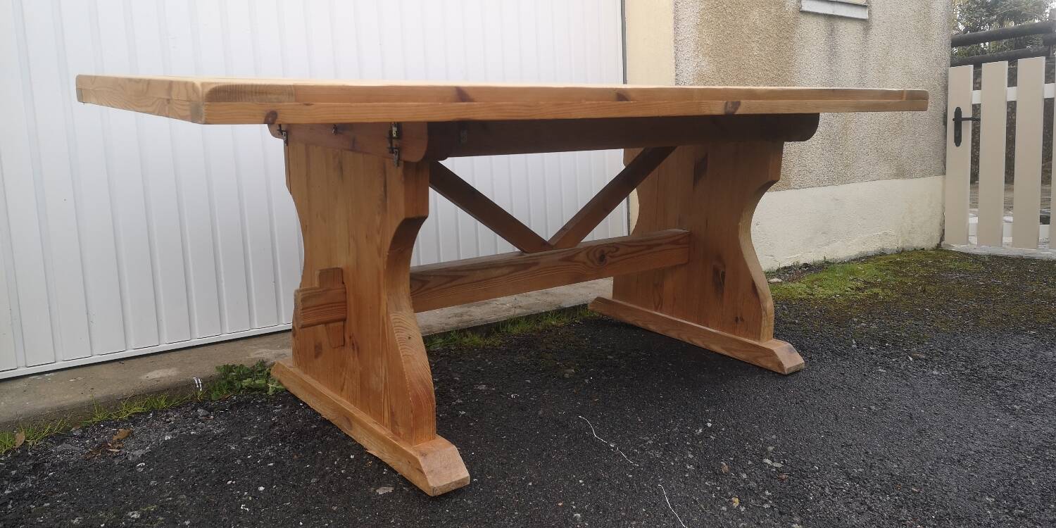 Monastery Farm Table