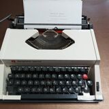 Machine à écrire Olympiette spécial