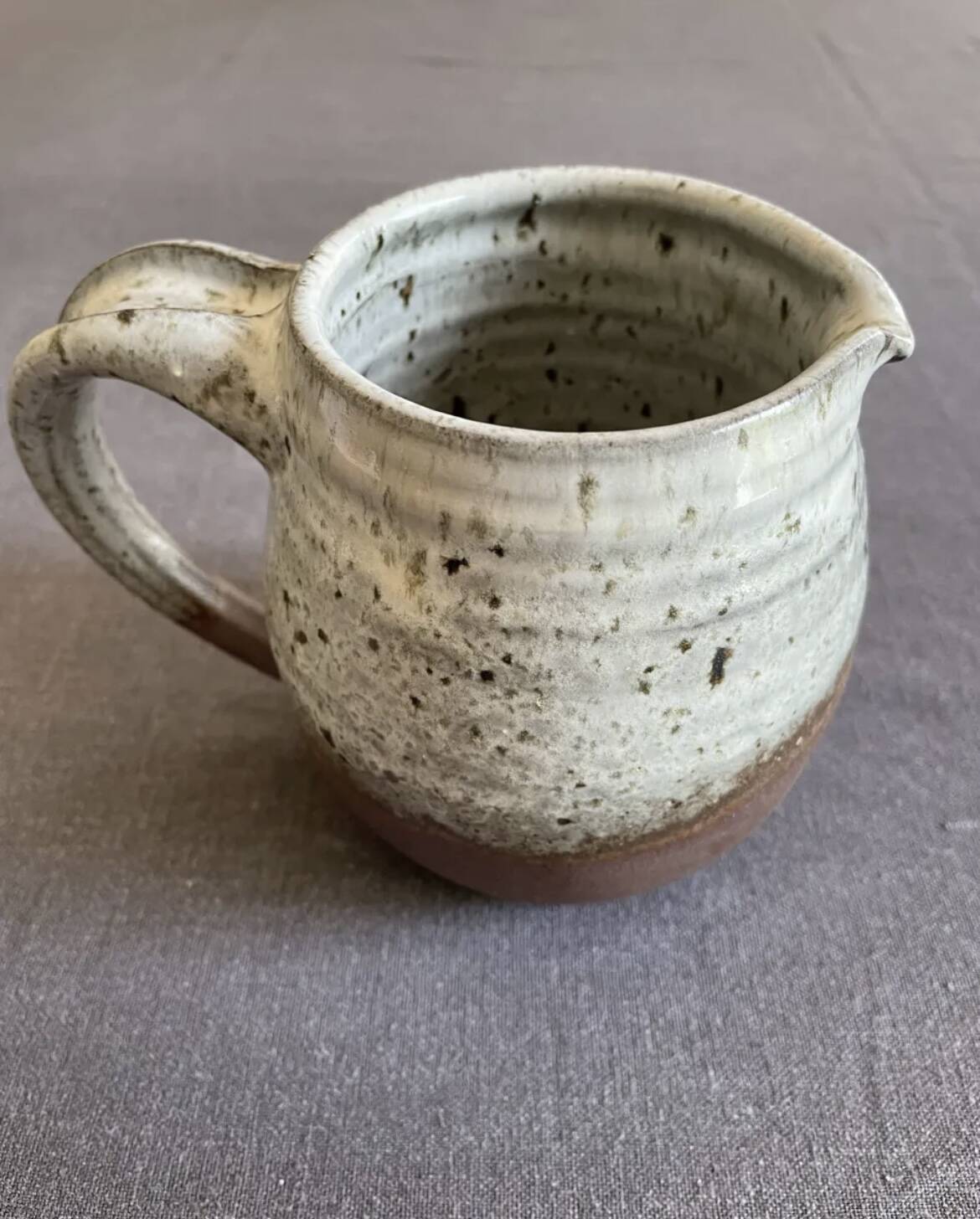Pot à lait en grès pyrite