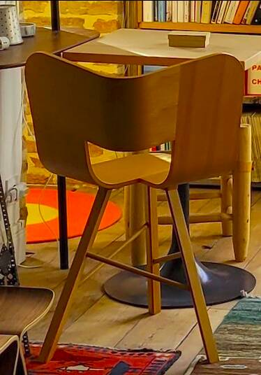 Tria wood chair