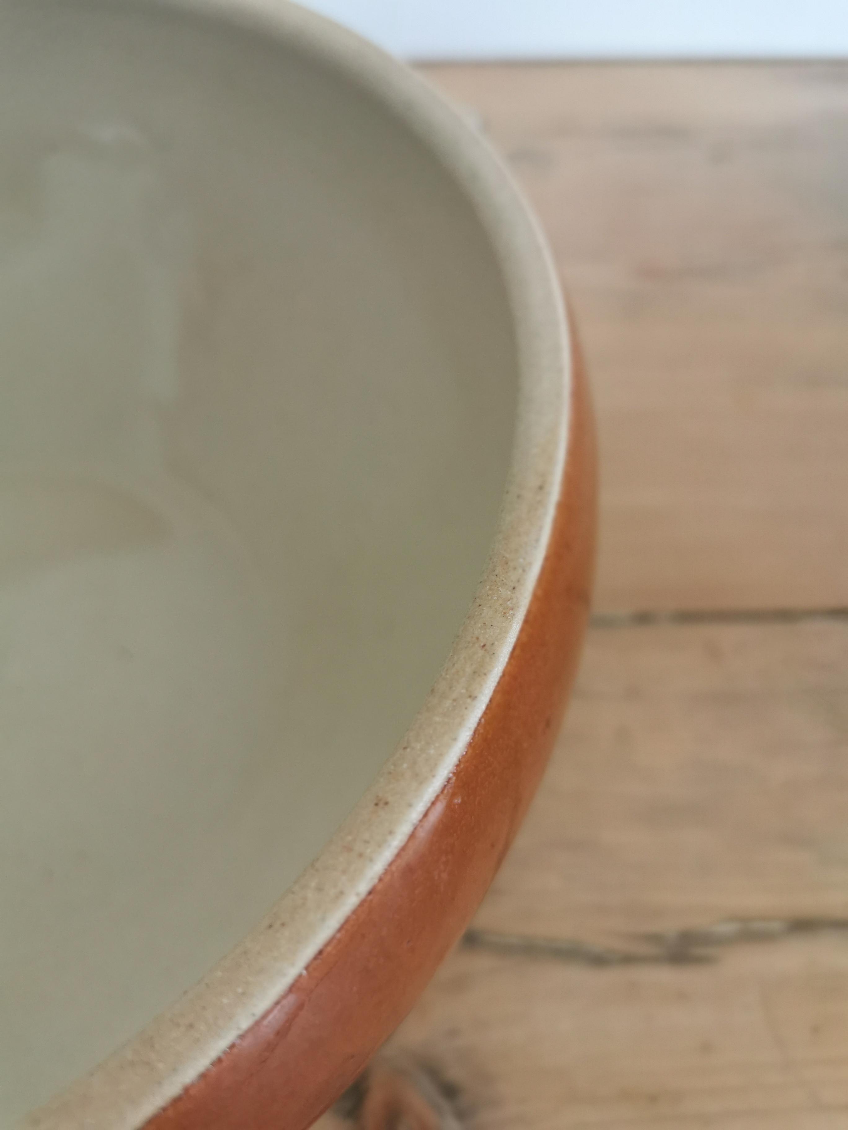 Enameled stoneware salad bowl