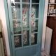 Vitrine style art déco jolie monogramme B couleur impérial intérieur ouatine et tissus créateur