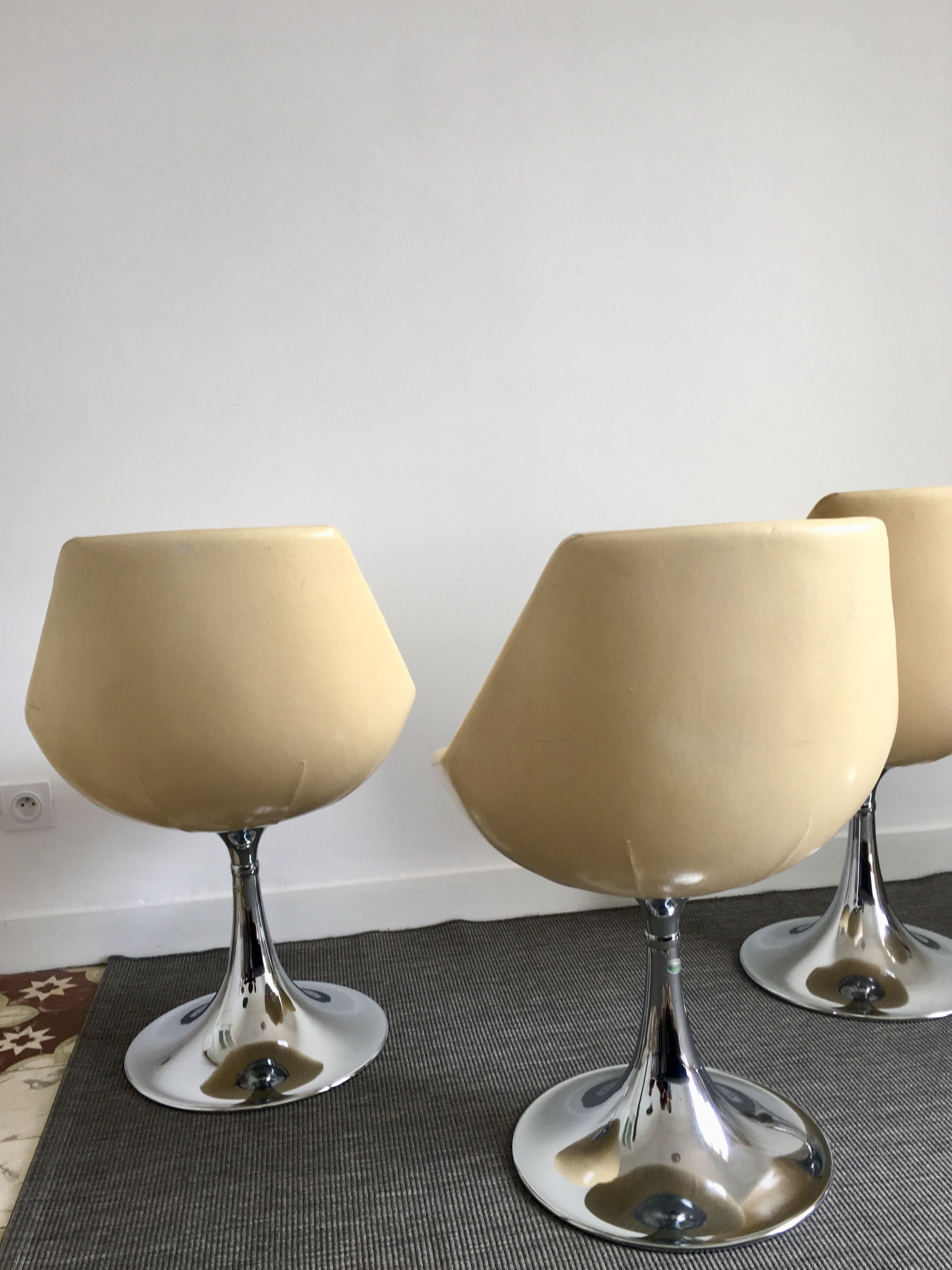 Vintage chair foot tulip