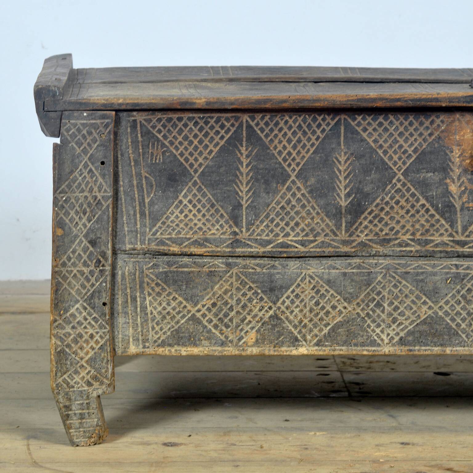 Antique beech shepherd's chest, 1820s