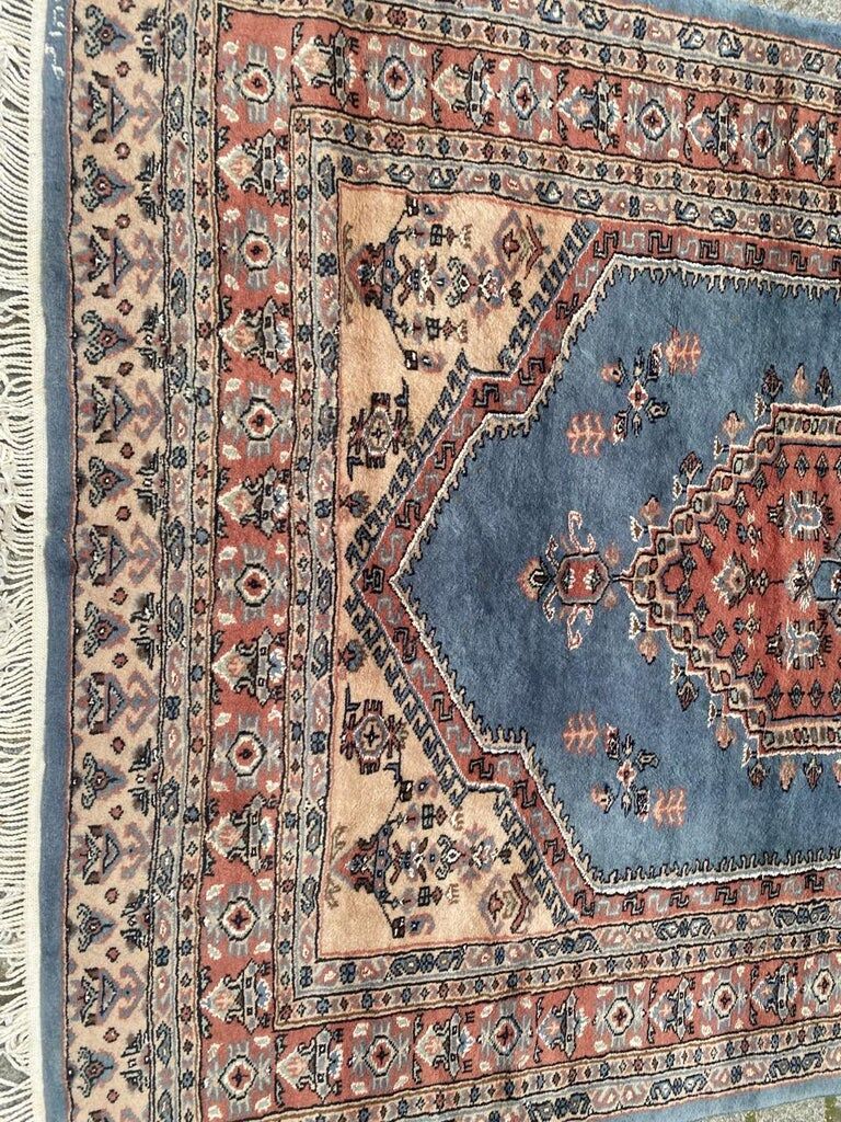 Vintage Pakistani carpet 193x129 cm