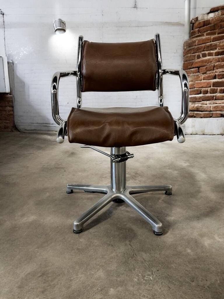 Chaise de bureau vintage brune avec cadre chromé