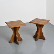 Paire de tables d'appoint en pin massif, Alpes françaises, vers 1970