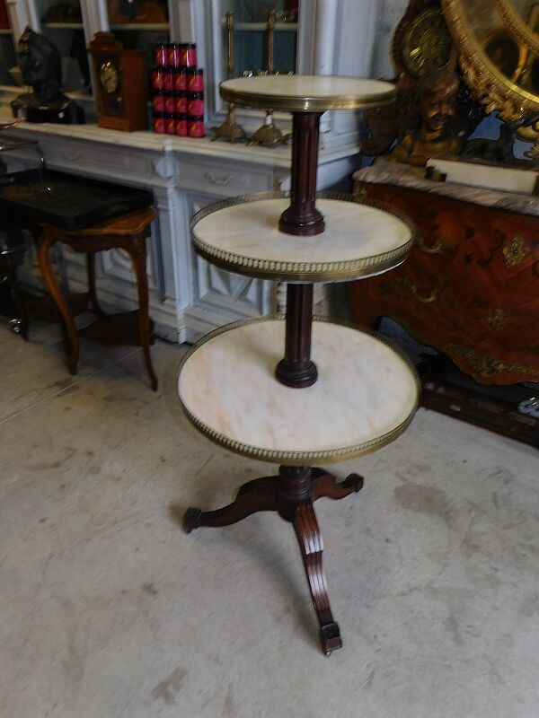 Rotating store floor in mahogany and marble of the nineteenth century
