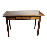 Very beautiful table / desk in solid walnut.
