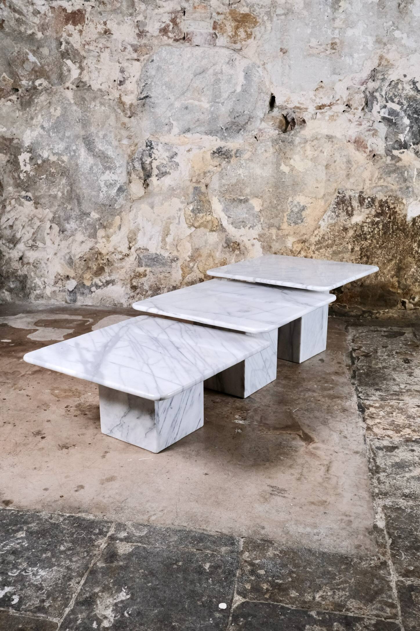Série de 3 tables basses gigognes en marbre, Italie, 1980s
