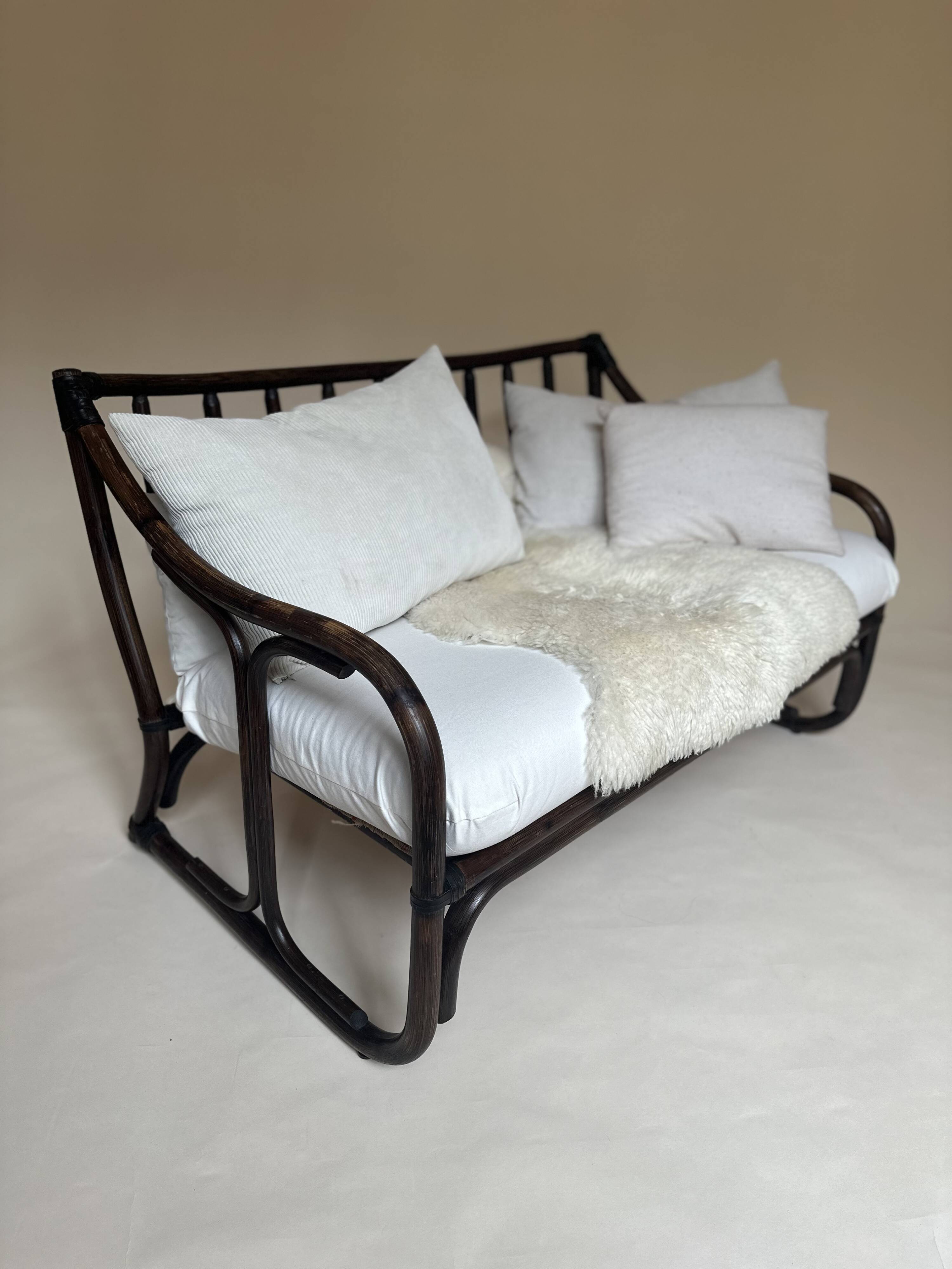 Two-seater rattan bench
